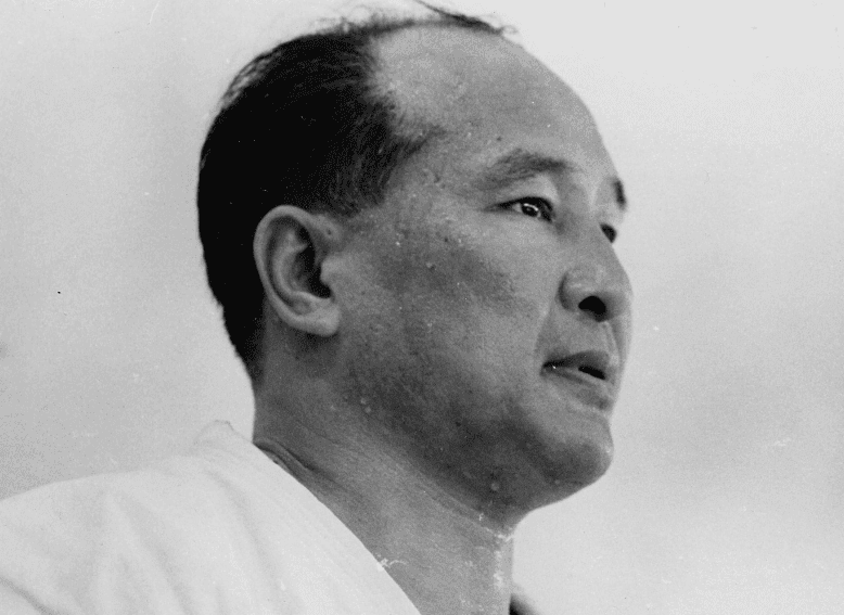 Masutatsu Oyama v karate gi